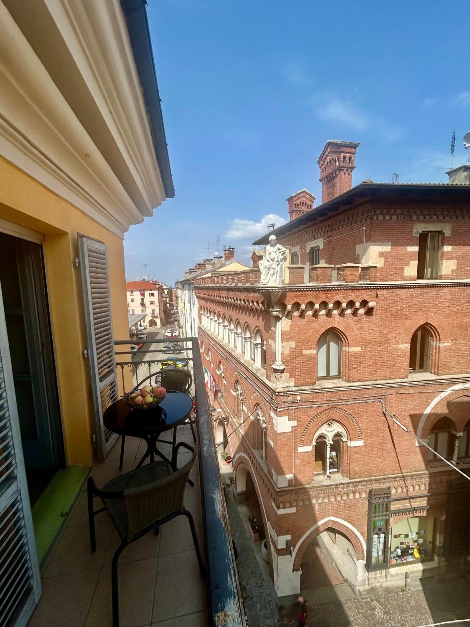 La Coccola Di Cuneo Apartment Luaran gambar